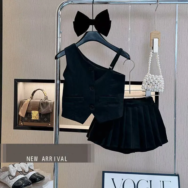 Girls' Summer Set 2025 New Style Baby Girl Stylish Internet Celebrity Casual Vest pleated Skirt Two Piece Set
Girls' Summer Set 2025 New Style Baby Girl Stylish Internet Celebrity Casual Vest pleated Skirt Two Piece Set