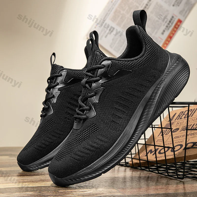 Мужские белые кроссовки, весна 2024, новые сетчатые дышащие легкие удобные спортивные кроссовки, модная повседневная обувь с перекрестной завязкой 
Мужские белые кроссовки, весна 2024, новые сетчатые дышащие легкие удобные спортивные кроссовки, модная повседневная обувь с перекрестной завязкой