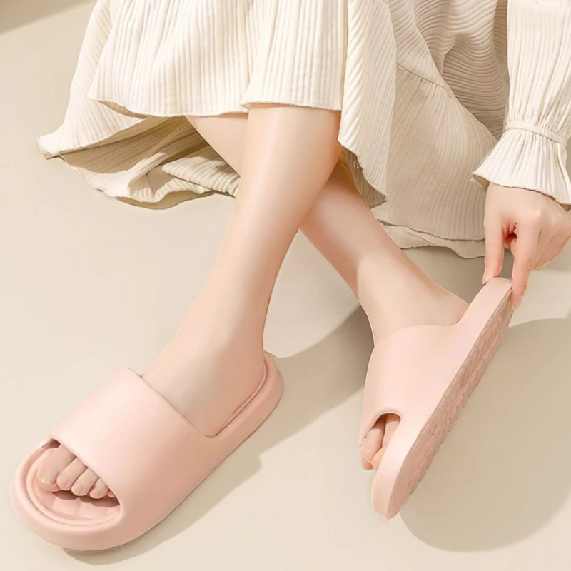 Шлепанцы EVA для женщин и мужчин: летние, для улицы и дома, с толстой подошвой, для ванной и душа, нескользящие, прохладные
Шлепанцы EVA для женщин и мужчин: летние, для улицы и дома, с толстой подошвой, для ванной и душа, нескользящие, прохладные