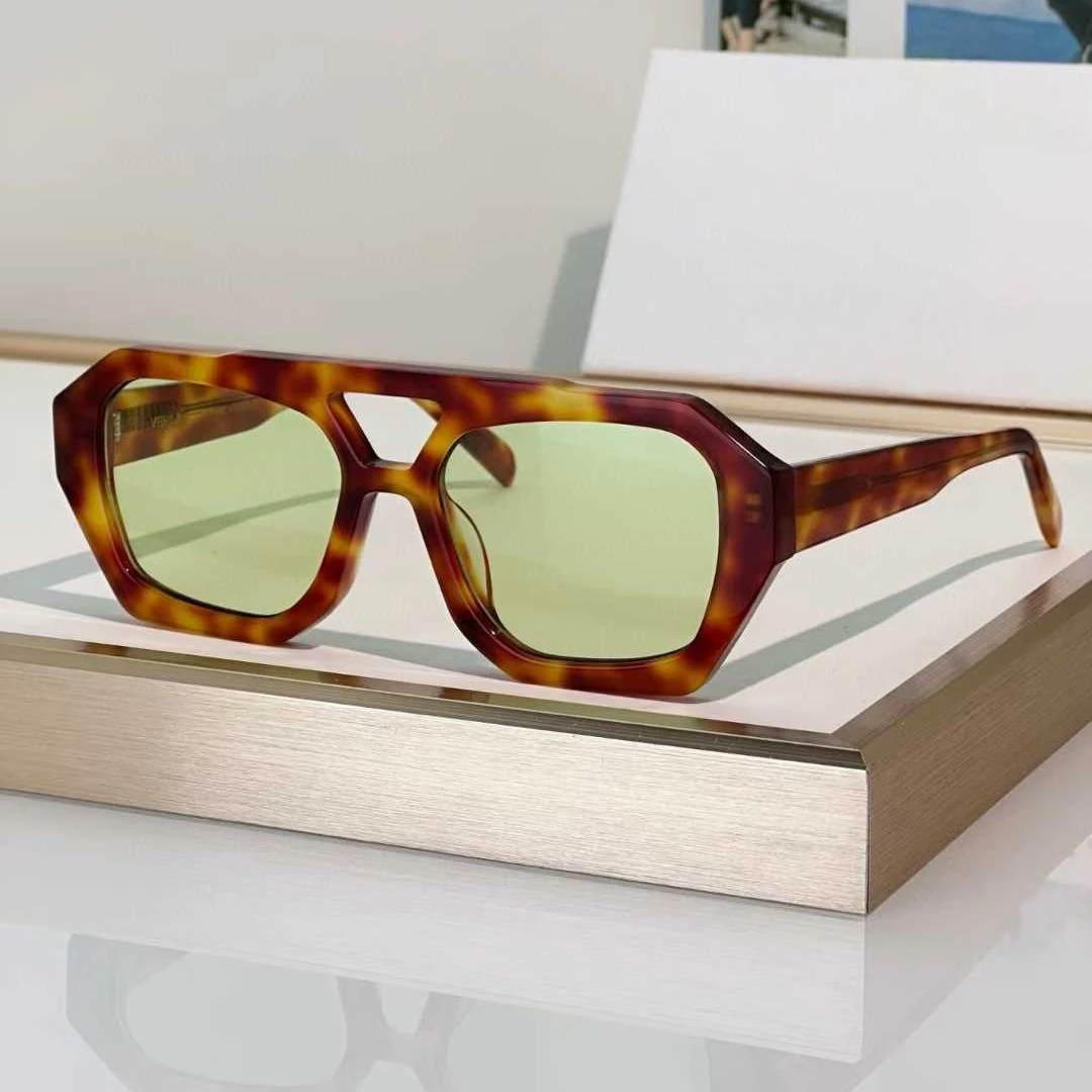 Солнцезащитные очки RIVER в стиле High Street Lady: роскошные, винтажные, модные, из толстого ацетата, ретро, квадратные, с двумя мостиками, высшее качество A+
Солнцезащитные очки RIVER в стиле High Street Lady: роскошные, винтажные, модные, из толстого ацетата, ретро, квадратные, с двумя мостиками, высшее качество A+