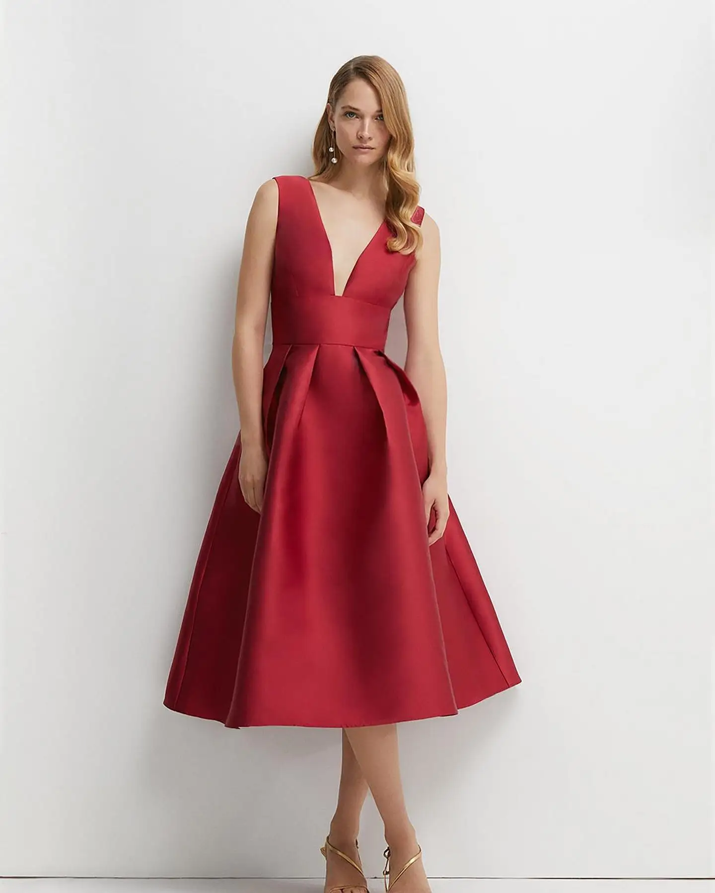 Customized Satin A-Line Cap Sleeve Evening Dress V-Neck Tea Length Sleeveless High Quality Solid Color Vestidos para mujer
Customized Satin A-Line Cap Sleeve Evening Dress V-Neck Tea Length Sleeveless High Quality Solid Color Vestidos para mujer