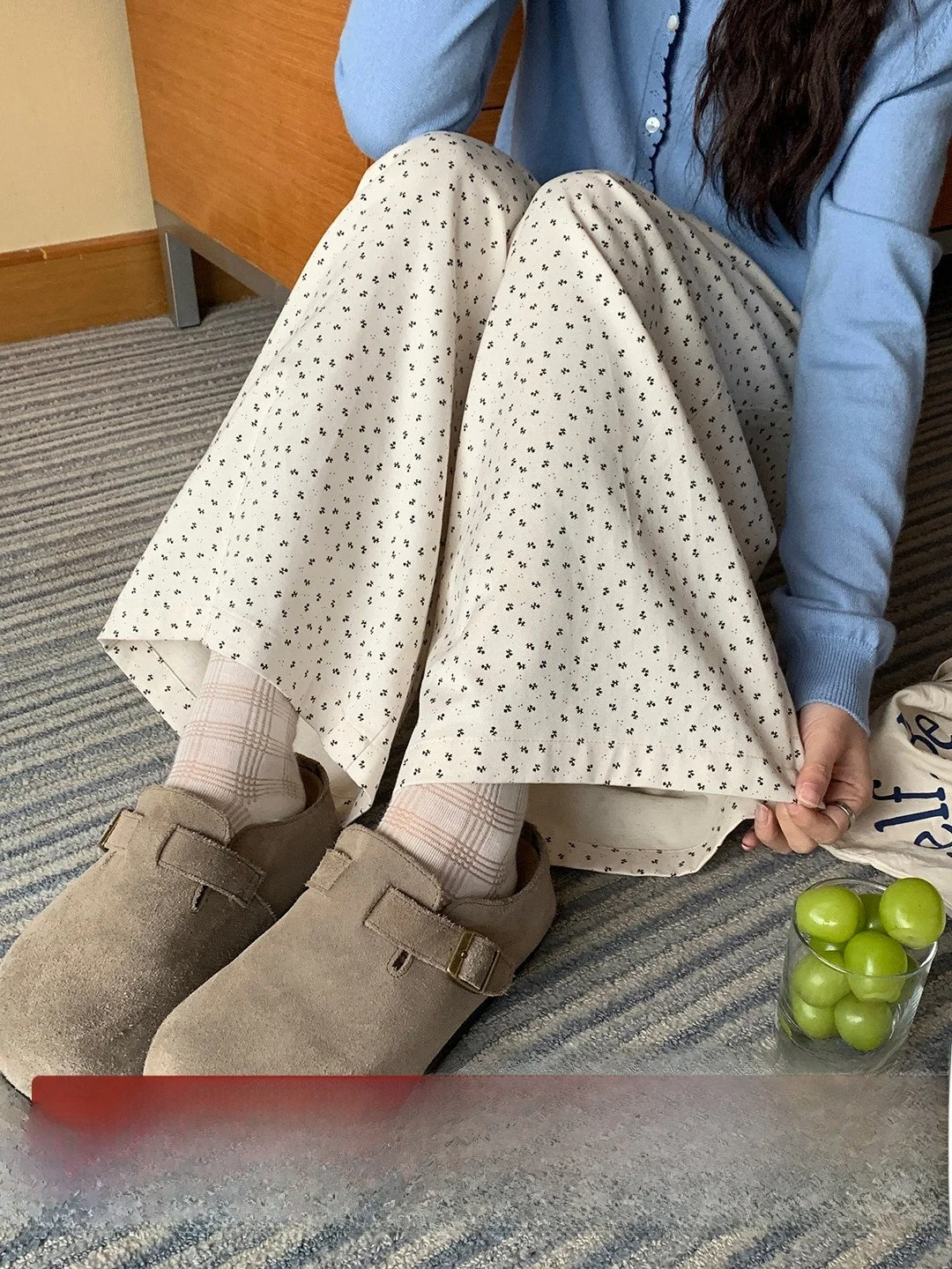 Loose Casual Korean Style Floral Embossed Wide Leg Pants High Waist Cotton Straight Cut Breathable Comfortable for Ladies
Loose Casual Korean Style Floral Embossed Wide Leg Pants High Waist Cotton Straight Cut Breathable Comfortable for Ladies