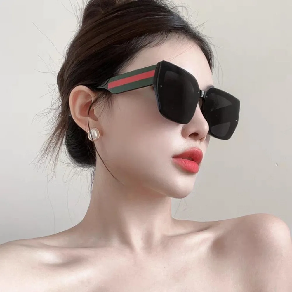 Mix Color Sunglasses Irregular 2025 New Women Sunglasses Retro Fashion Concave Shape Girls Eyewear Luxury Designer Polygonal
Mix Color Sunglasses Irregular 2025 New Women Sunglasses Retro Fashion Concave Shape Girls Eyewear Luxury Designer Polygonal
