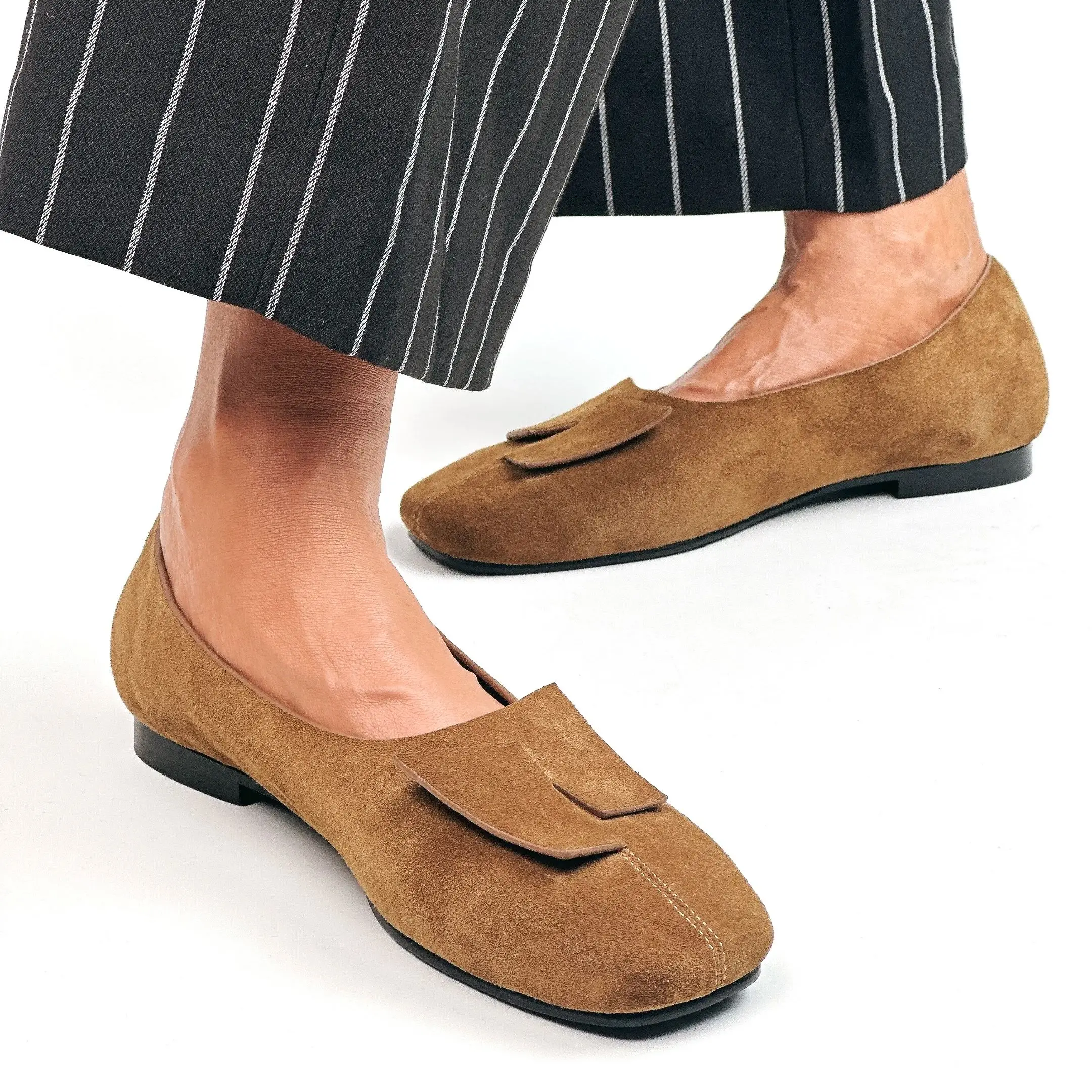 Винтажные женские замшевые лоферы — мохово-зеленые туфли на плоской подошве с квадратным носком, элегантные туфли без шнуровки для повседневной носки
Винтажные женские замшевые лоферы — мохово-зеленые туфли на плоской подошве с квадратным носком, элегантные туфли без шнуровки для повседневной носки