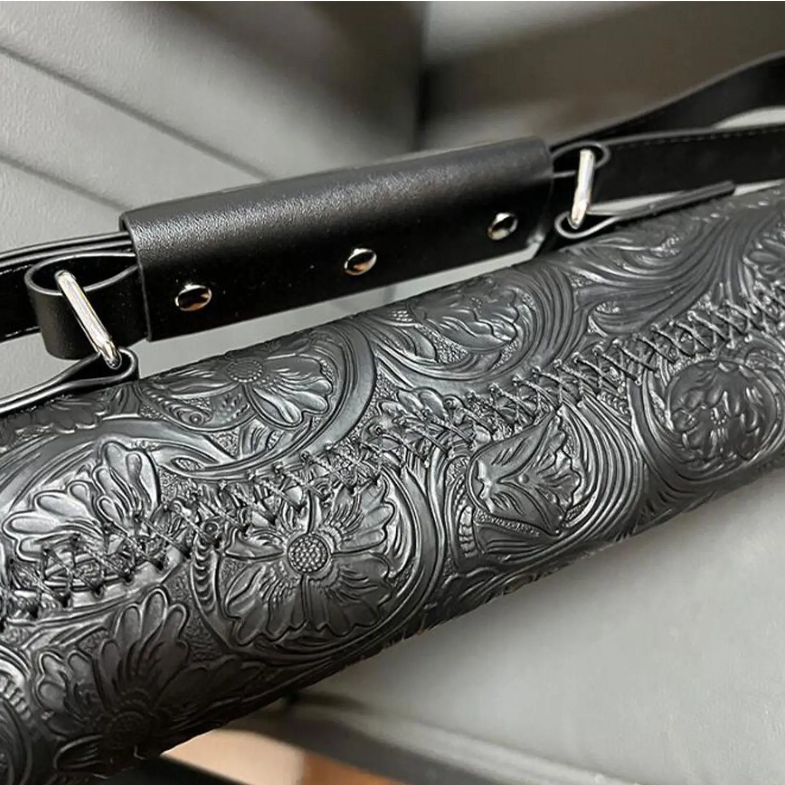 Embossed Billiard Cue Case Portable PU Leather Pool Stick Bag with Shoulder Strap for Carrying and Storage in Billiard Rooms
Embossed Billiard Cue Case Portable PU Leather Pool Stick Bag with Shoulder Strap for Carrying and Storage in Billiard Rooms