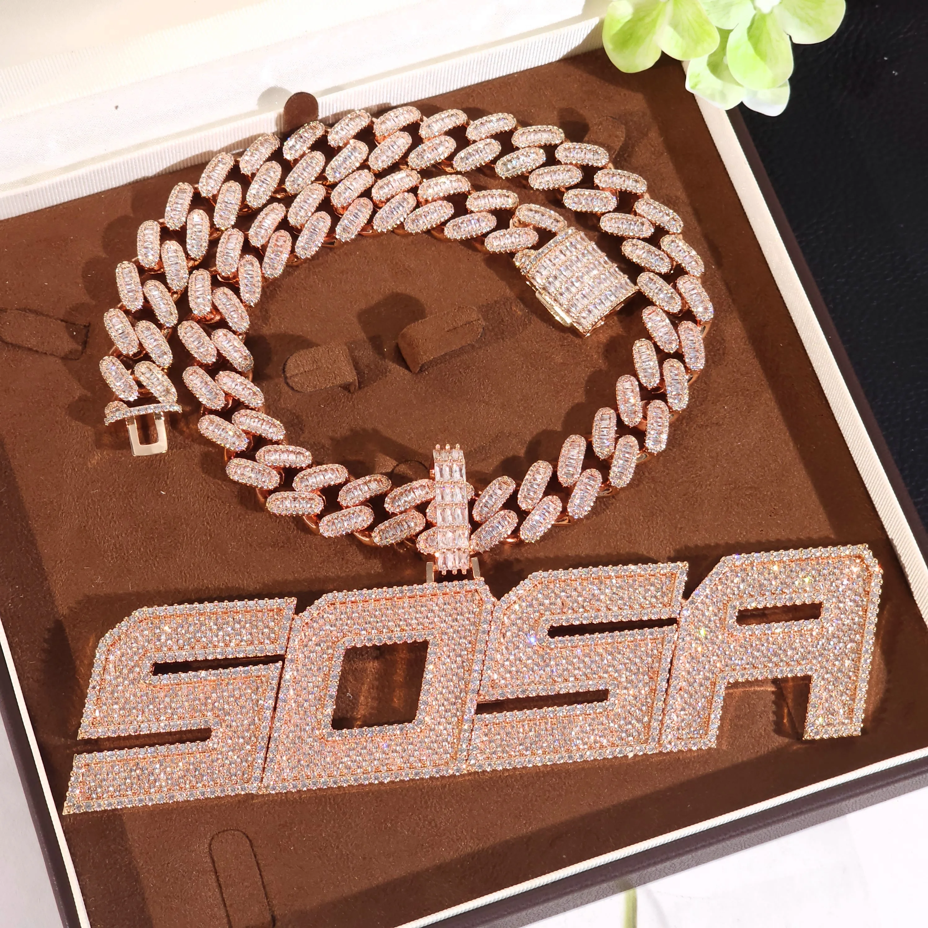 Iced Out Custom Irregular Big Letter Necklace For Men Micro Pave CZ Personalized Name Pendant Fashoin Hip Hop Jewelry For Gifts
Iced Out Custom Irregular Big Letter Necklace For Men Micro Pave CZ Personalized Name Pendant Fashoin Hip Hop Jewelry For Gifts