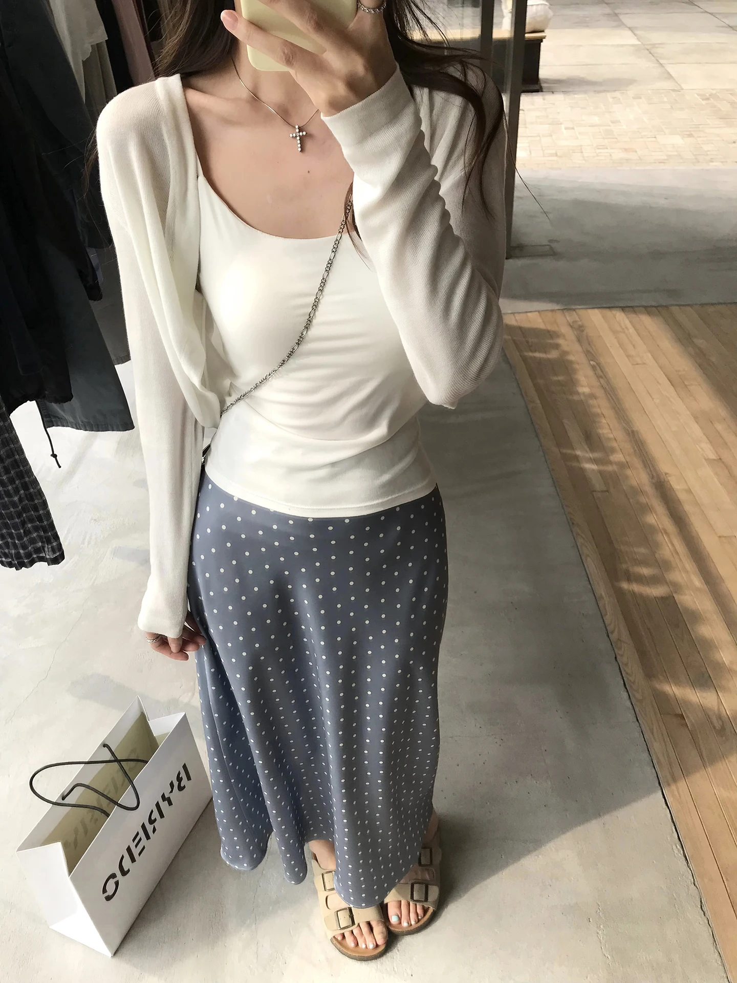 77Store Luxury Batwing Sleeve Silk Open Cardigan Women Summer Outfit Air Conditioner Cover Sun Protection Shawl Top Knitted Wear
77Store Luxury Batwing Sleeve Silk Open Cardigan Women Summer Outfit Air Conditioner Cover Sun Protection Shawl Top Knitted Wear