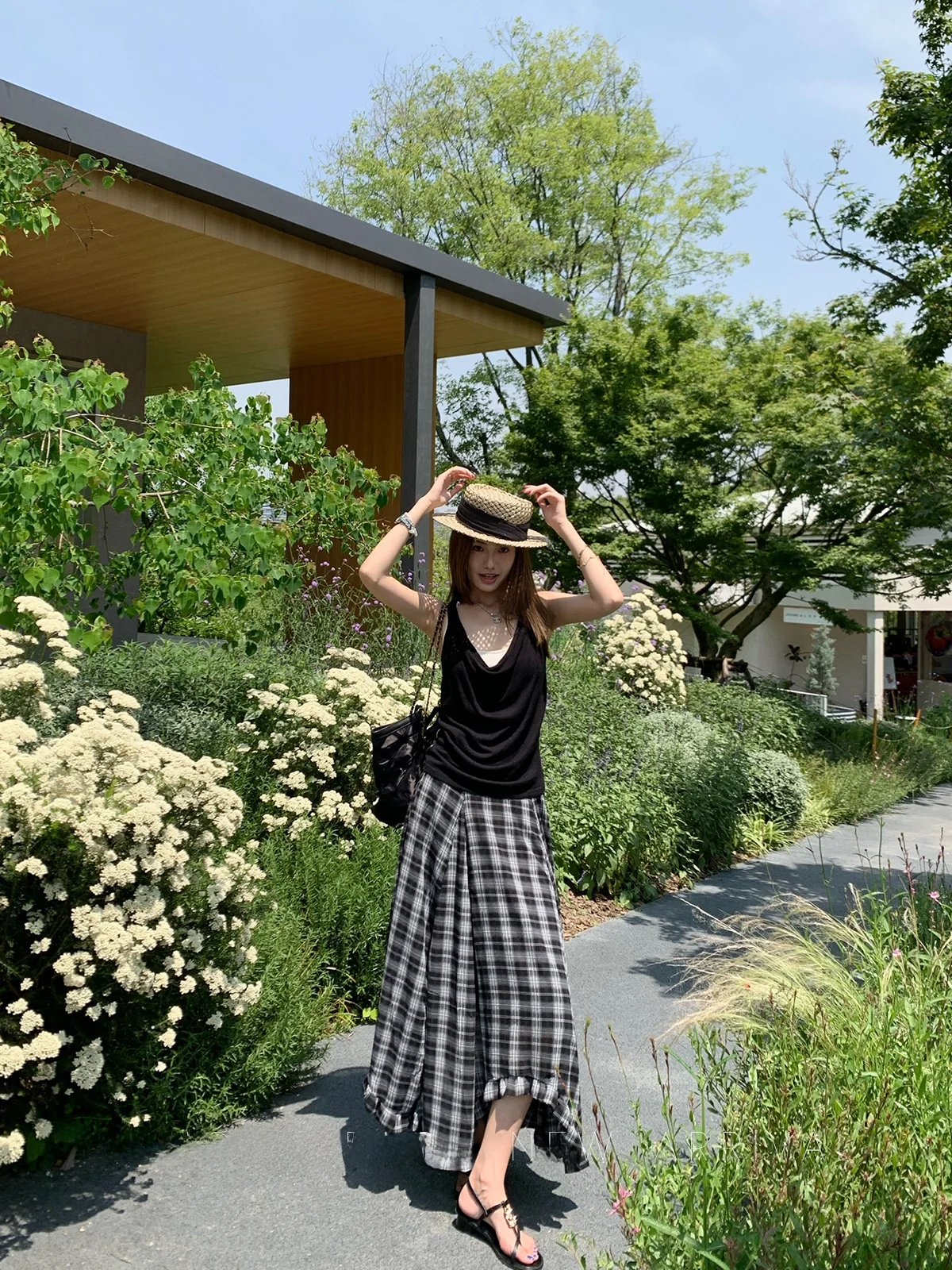 Черно-белая клетчатая юбка миди женская свободного кроя А-силуэта Yang Pao Pao Commute Sle с высокой талией из полиэстера, лето 2025
Черно-белая клетчатая юбка миди женская свободного кроя А-силуэта Yang Pao Pao Commute Sle с высокой талией из полиэстера, лето 2025