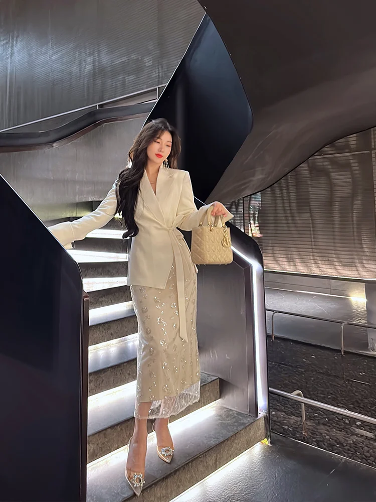 Юбка-миди женская ручной работы с бисером и пайетками, с завышенной талией, с эффектом «рыбий хвост», осенняя, из полиэфирного волокна
Юбка-миди женская ручной работы с бисером и пайетками, с завышенной талией, с эффектом «рыбий хвост», осенняя, из полиэфирного волокна