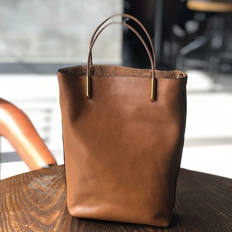 Simple Genuine Leather Women Bag New Retro Nature Soft Cowhide Handbag Versatile Designer Handbags High Quality Shoulder Bags
Simple Genuine Leather Women Bag New Retro Nature Soft Cowhide Handbag Versatile Designer Handbags High Quality Shoulder Bags