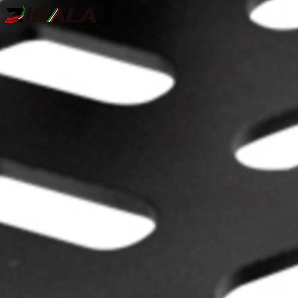 FOR Ducati 848 1098 1198 Upper 2007 2008 2009-2013 Motorcycle Radiator Tank Grille Grill Oil Cooler Guard Protection Cover
FOR Ducati 848 1098 1198 Upper 2007 2008 2009-2013 Motorcycle Radiator Tank Grille Grill Oil Cooler Guard Protection Cover