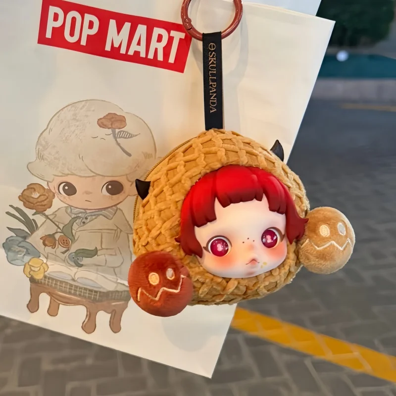 Оригинальный плюшевый чехол-подвеска POPMART SKULLPANDA Sleepless Theater Series для наушников, модный аксессуар, подарок
Оригинальный плюшевый чехол-подвеска POPMART SKULLPANDA Sleepless Theater Series для наушников, модный аксессуар, подарок