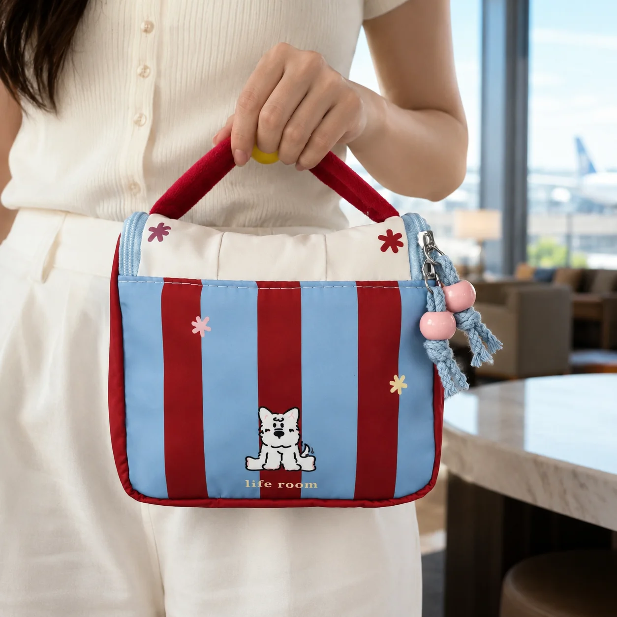 3 small dog prints, red and blue contrasting stripes, tassel bead zipper, large capacity, portable and easy to carry, for groomi
3 small dog prints, red and blue contrasting stripes, tassel bead zipper, large capacity, portable and easy to carry, for groomi