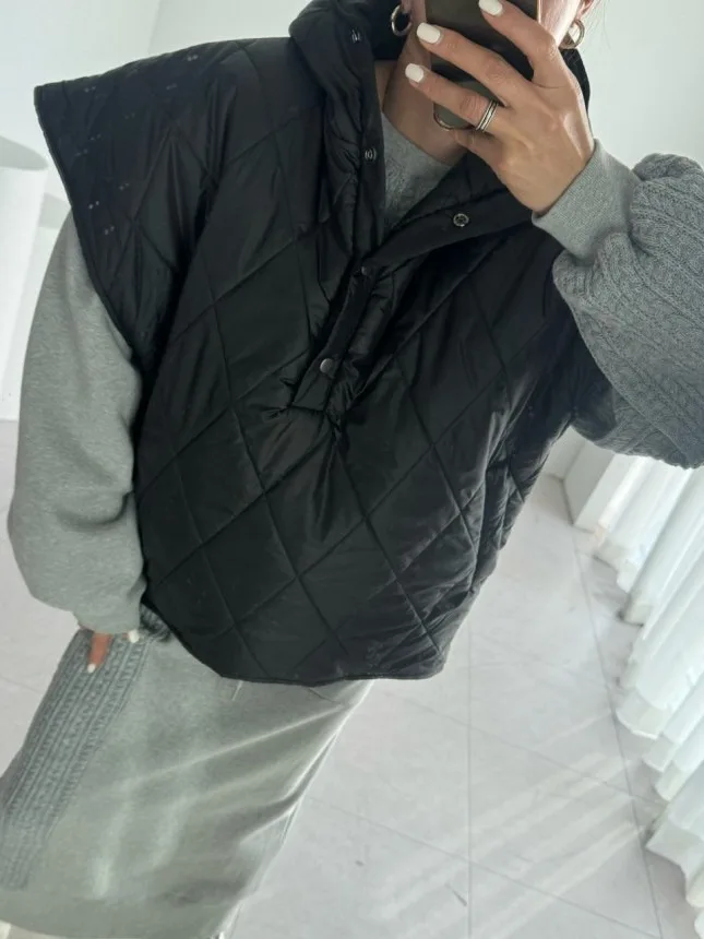 Winter New Sle Warm Cotton Jaet Coat Women's Loose Fit Svel Hooded Diamond Pattern Faionable Vest Korean Version
Winter New Sle Warm Cotton Jaet Coat Women's Loose Fit Svel Hooded Diamond Pattern Faionable Vest Korean Version