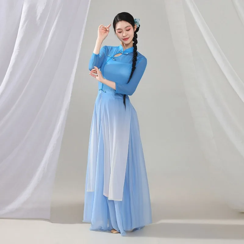Gradient Cheongsam Exudes An Ethereal Charm Flowing Gauze Dress Fashion Breathable Performance Outfit Practicing Chinese Dance
Gradient Cheongsam Exudes An Ethereal Charm Flowing Gauze Dress Fashion Breathable Performance Outfit Practicing Chinese Dance