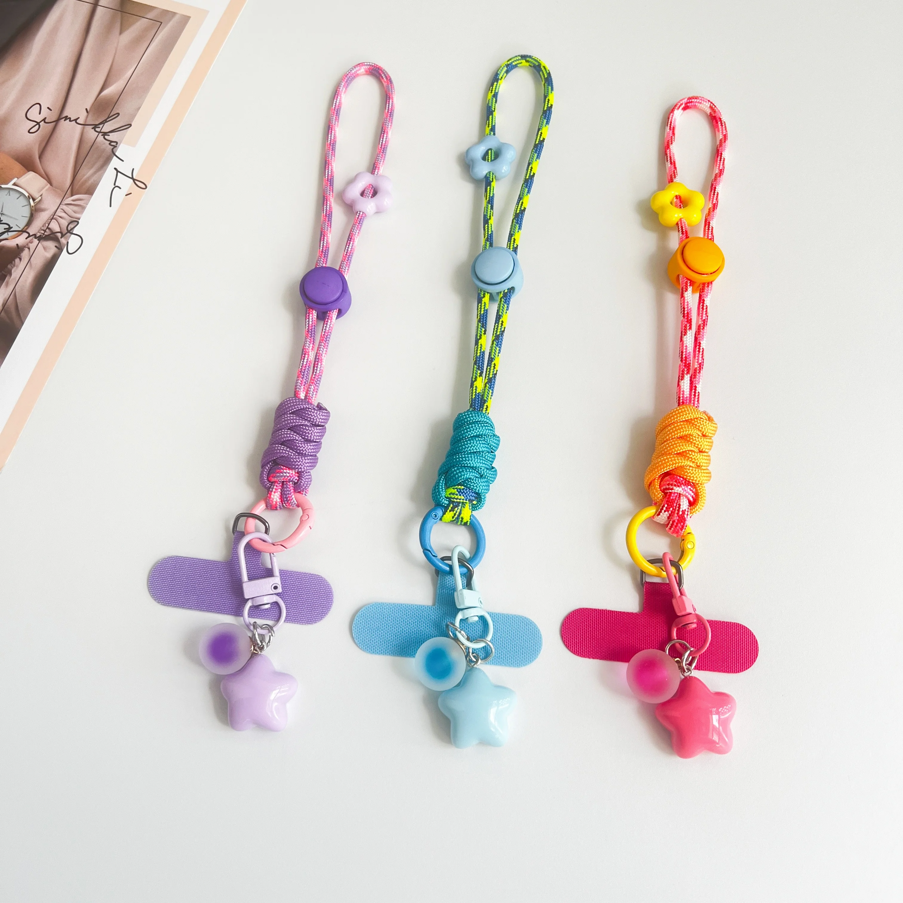 Creative Adjustable Mobile Phone Lanyard, Short Wrist Strap, Fashionable Star Pendant, Universal Anti-Loss Lanyard Phone Charm
Creative Adjustable Mobile Phone Lanyard, Short Wrist Strap, Fashionable Star Pendant, Universal Anti-Loss Lanyard Phone Charm