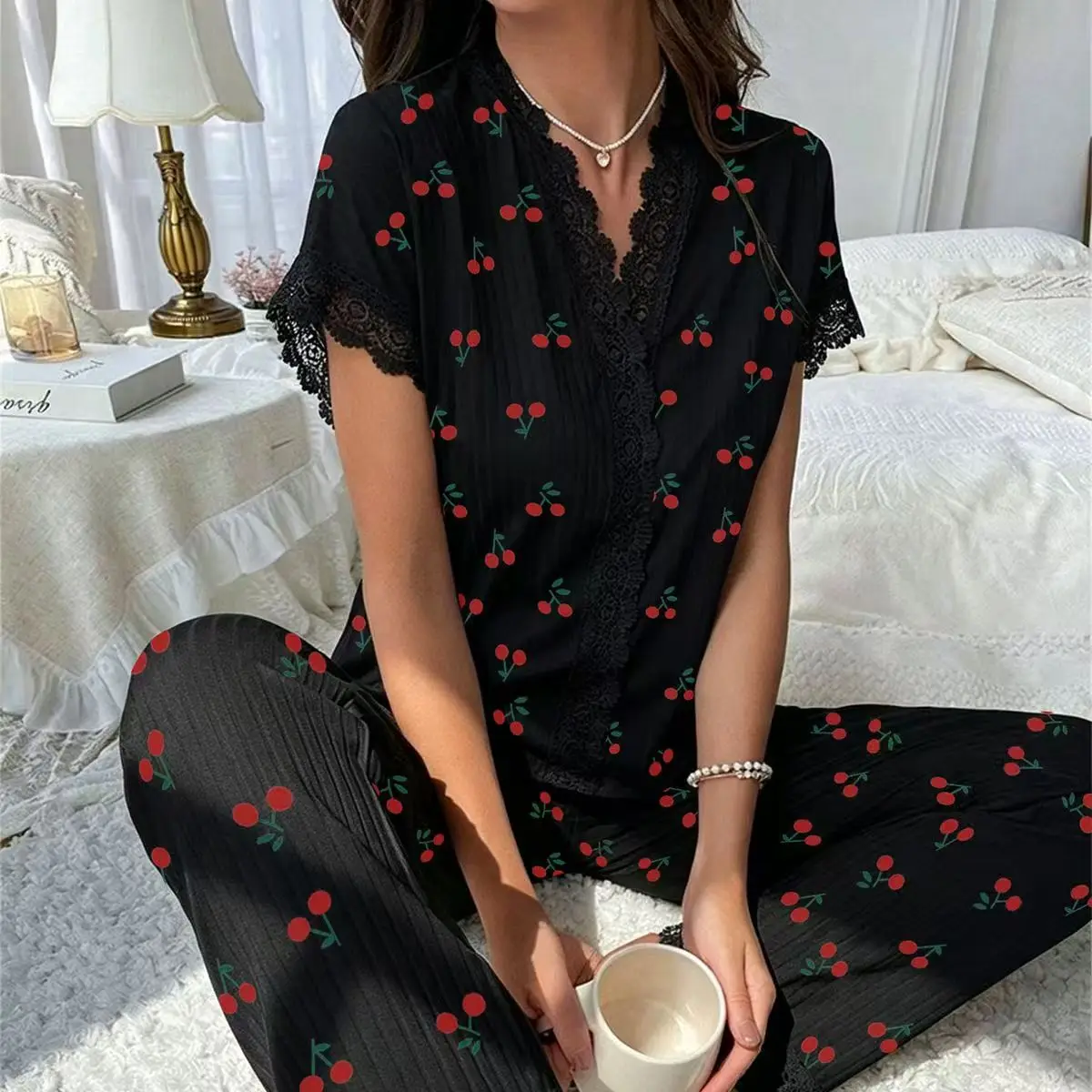 Women Pajama Suit Fashion U-Neck Lace Sexy Lingerie Pyjamas Sleep Shorts Set Sleepwear New
Women Pajama Suit Fashion U-Neck Lace Sexy Lingerie Pyjamas Sleep Shorts Set Sleepwear New