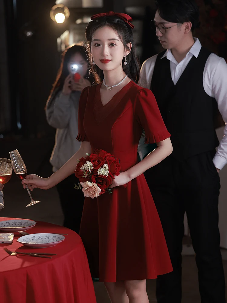 Новое женское свадебное платье Ele ort Sve в корейском стиле, с V-образным вырезом, А-силуэт, подходит для повседневной носки
Новое женское свадебное платье Ele ort Sve в корейском стиле, с V-образным вырезом, А-силуэт, подходит для повседневной носки