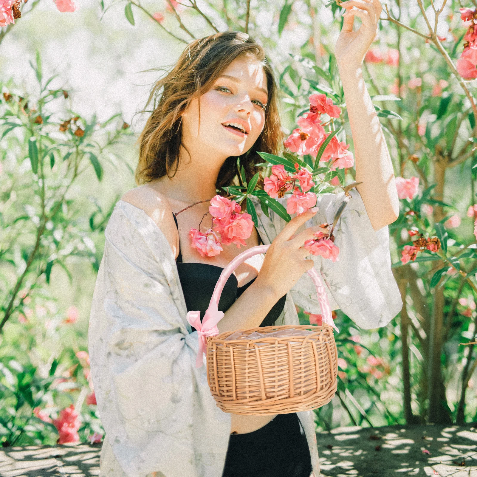 Wedding Handwoven Flower Basket Lightweight Portable Flower Basket for Flowers Candy Gift Storage Elegant Wedding Party
Wedding Handwoven Flower Basket Lightweight Portable Flower Basket for Flowers Candy Gift Storage Elegant Wedding Party