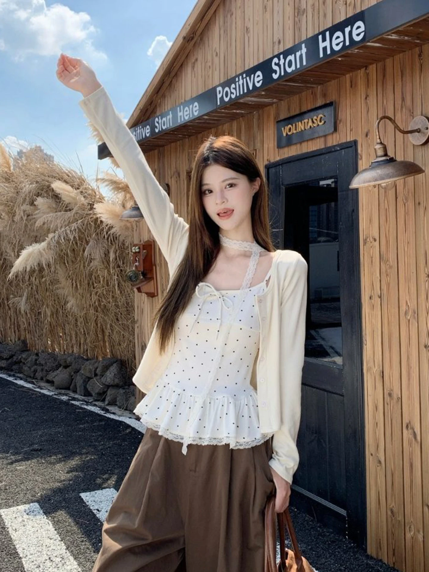 plus Size Women's Polka Dot Knot Tie Belted Tank Top Cardigan Lace Splicing Spring Slim Fit Fashion Set Casual Wear
plus Size Women's Polka Dot Knot Tie Belted Tank Top Cardigan Lace Splicing Spring Slim Fit Fashion Set Casual Wear