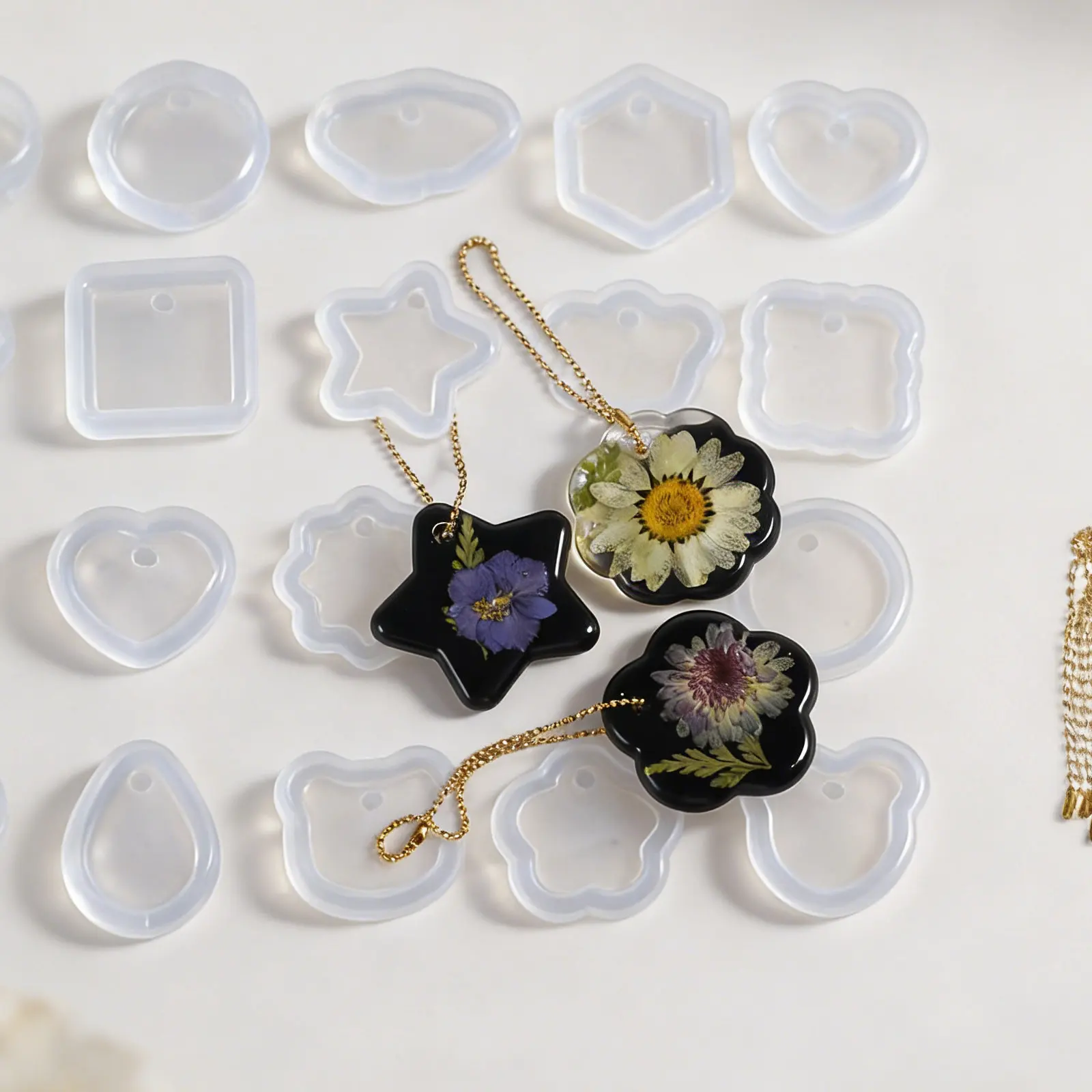 1Set Resin Jewelry Making Molds Kit Pendant Necklace Earring Keychain Uv Epoxy Silicone Moulds for DIY Craft Beginners
1Set Resin Jewelry Making Molds Kit Pendant Necklace Earring Keychain Uv Epoxy Silicone Moulds for DIY Craft Beginners