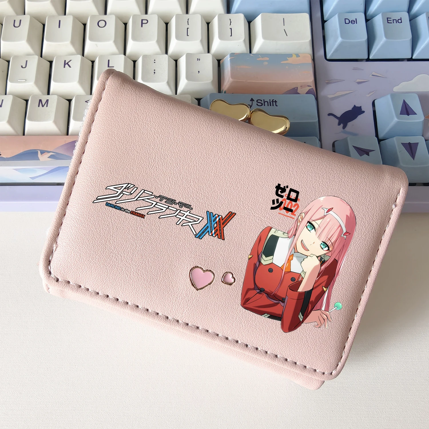 Anime Darling in the Franxx Women Pink Heart Short Wallets Cartoon 002 ID Card Holder Coins Pockets PU Leather Mini Money Purse
Anime Darling in the Franxx Women Pink Heart Short Wallets Cartoon 002 ID Card Holder Coins Pockets PU Leather Mini Money Purse