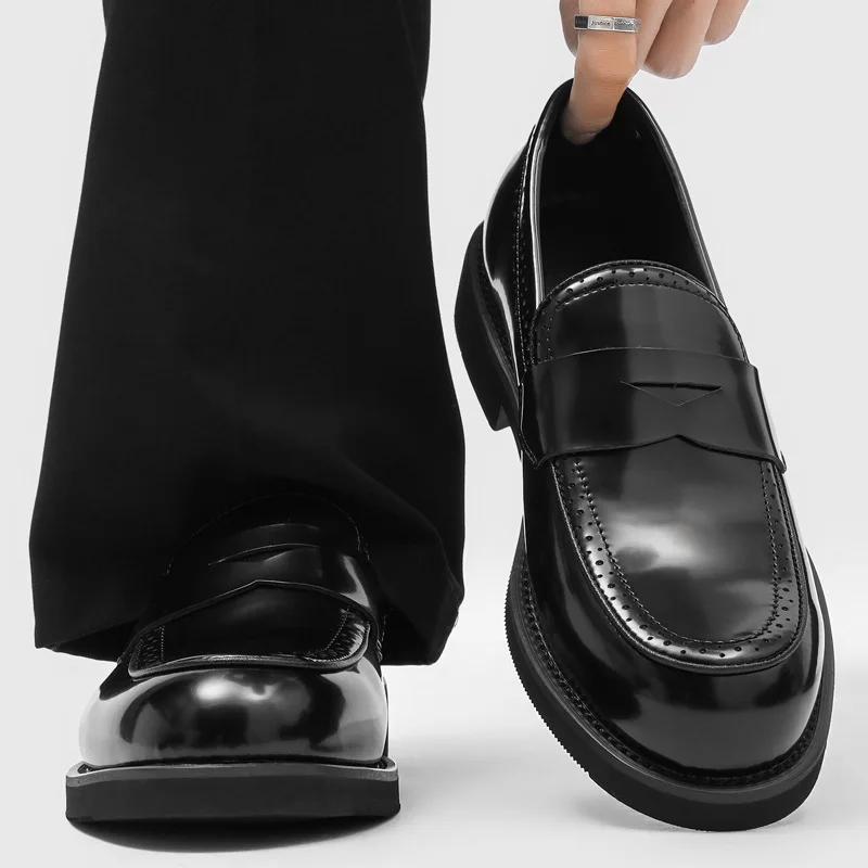 men casual business office summer shoes slip-on driving shoe black stylish original leather loafers carving brogue footwear male
men casual business office summer shoes slip-on driving shoe black stylish original leather loafers carving brogue footwear male
