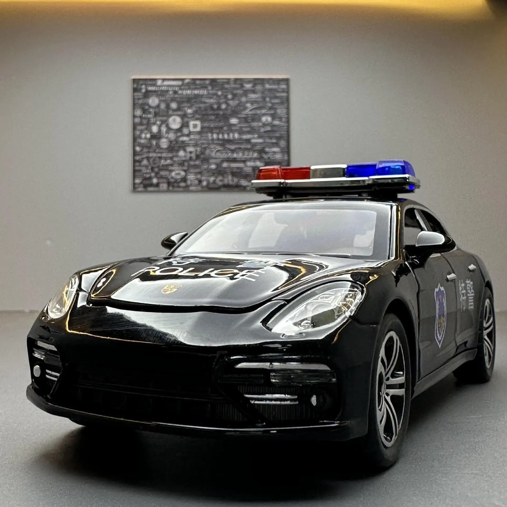 Масштаб 1:32 полицейские автомобили, Игрушечная модель из сплава, металлический автомобиль с высокой симуляцией, игрушки со звуком, фотоаппарат для детей, игрушка, подарки
Масштаб 1:32 полицейские автомобили, Игрушечная модель из сплава, металлический автомобиль с высокой симуляцией, игрушки со звуком, фотоаппарат для детей, игрушка, подарки
