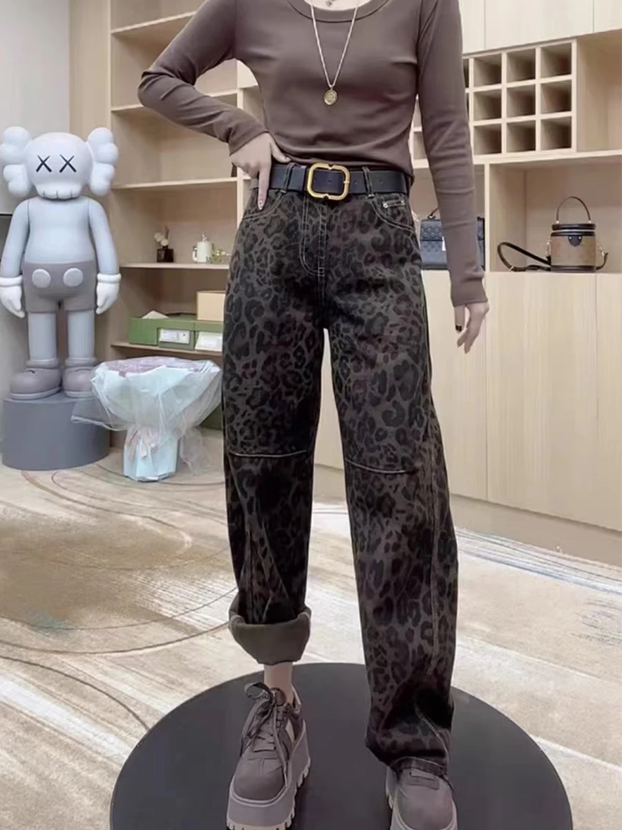 plus Size American Leopard Print Straight Leg Jeans Women's High Waist Loose Wide Leg Pants Autumn Season Slimming Trousers
plus Size American Leopard Print Straight Leg Jeans Women's High Waist Loose Wide Leg Pants Autumn Season Slimming Trousers