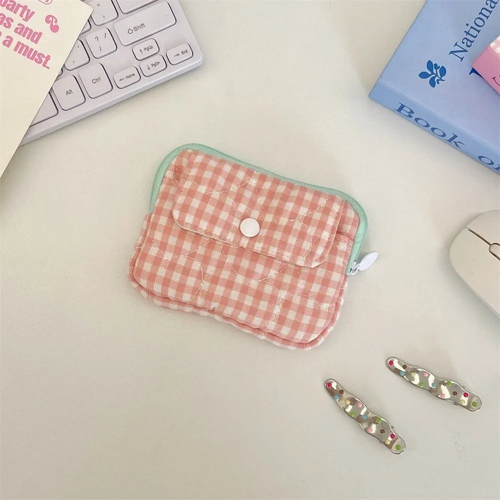 Simple Plaid Coin Purse Polyester Quilted Card Storage Bag Multifunctional with Zipper Storage Bag Gift
Simple Plaid Coin Purse Polyester Quilted Card Storage Bag Multifunctional with Zipper Storage Bag Gift