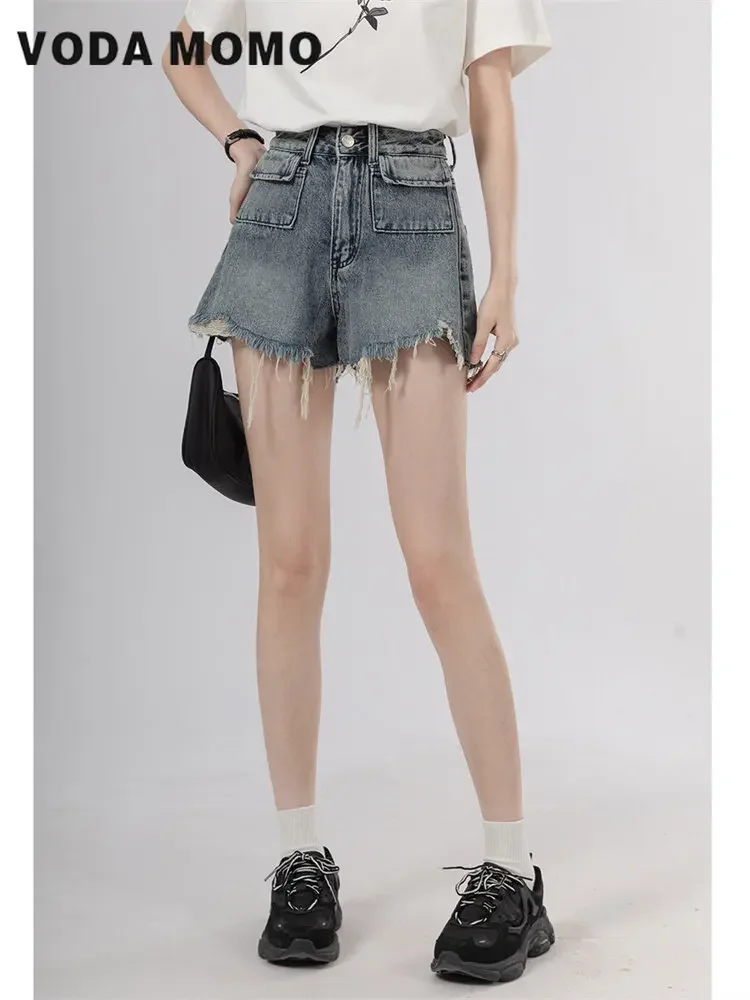 Повседневные корейские джинсовые шорты, женские новые летние винтажные пляжные уличные шорты с высокой талией и карманами на пуговицах, облегающие свободные Y2k Aestheticism
Повседневные корейские джинсовые шорты, женские новые летние винтажные пляжные уличные шорты с высокой талией и карманами на пуговицах, облегающие свободные Y2k Aestheticism