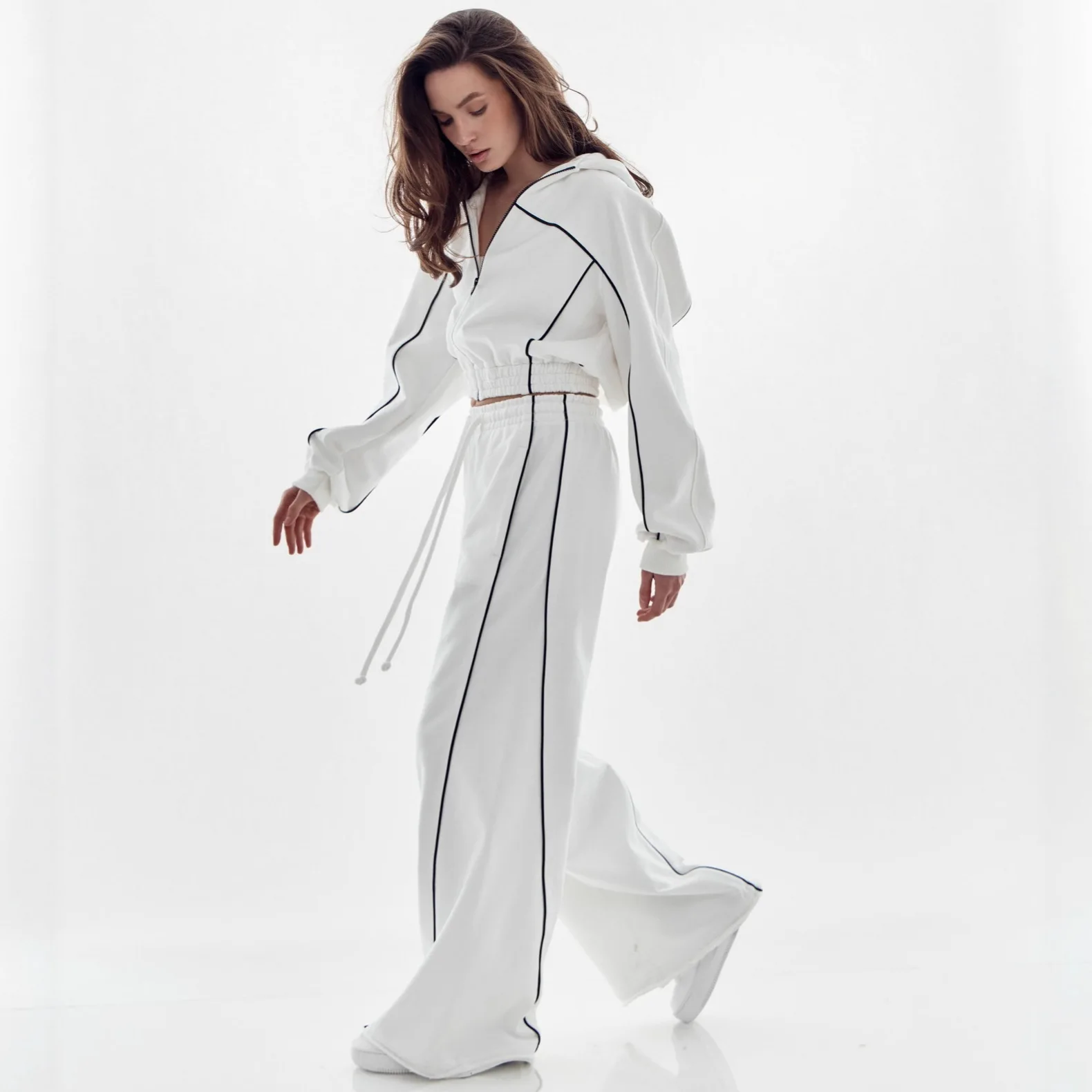 Новинка 2025 года, толстовка, костюм-двойка, женские повседневные спортивные комплекты, короткая куртка с капюшоном на молнии, топ, прямые брюки, комплекты из 2 предметов
Новинка 2025 года, толстовка, костюм-двойка, женские повседневные спортивные комплекты, короткая куртка с капюшоном на молнии, топ, прямые брюки, комплекты из 2 предметов