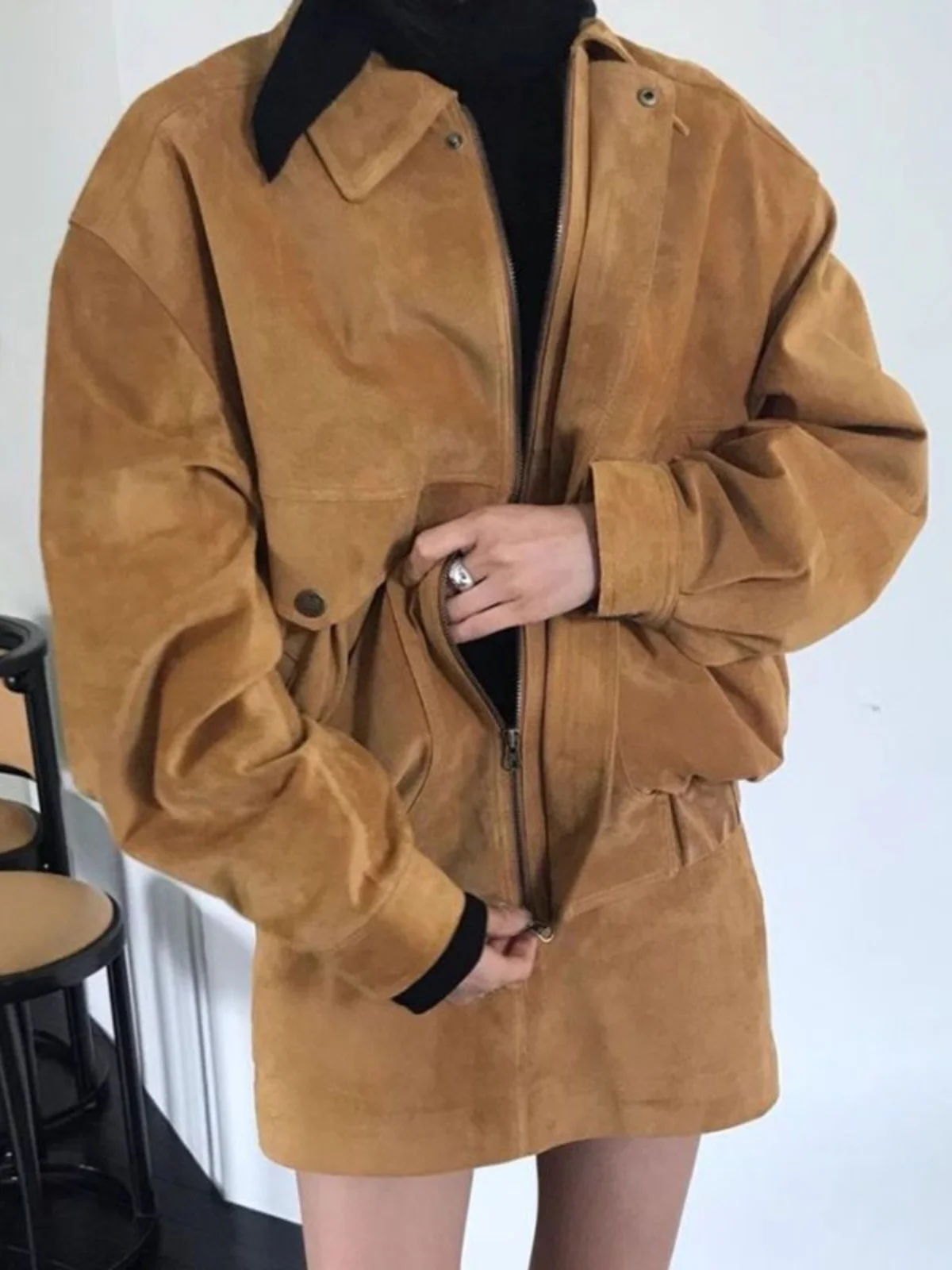 Retro Versatile Loose Long Sleeve Collared Jacket And A-Line Skirt Two-Piece Set Autumn Fashion Outerwear for Women
Retro Versatile Loose Long Sleeve Collared Jacket And A-Line Skirt Two-Piece Set Autumn Fashion Outerwear for Women
