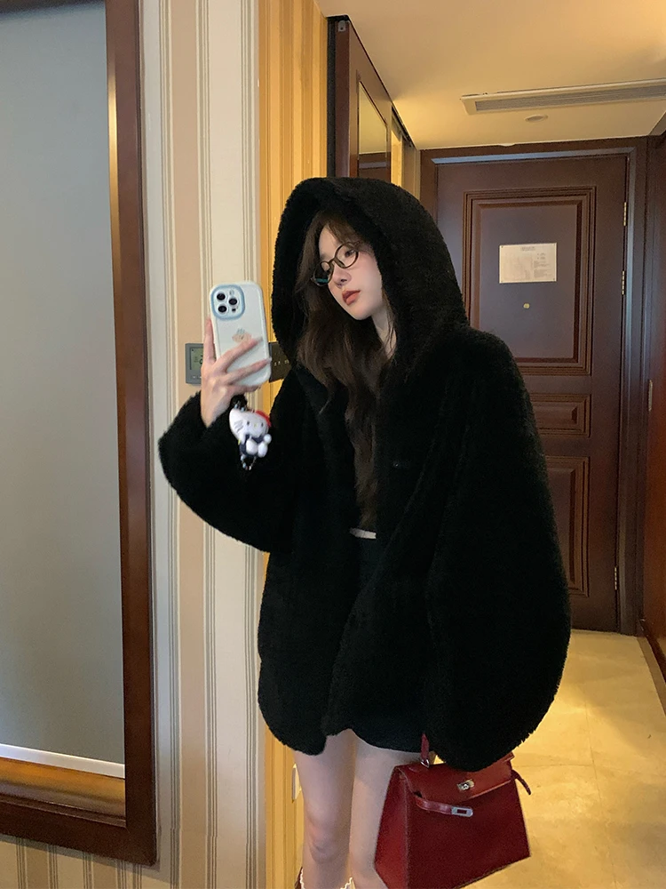 LM Bla Lamb Fur Jaet Женское пальто из натуральной кожи и меха Зимнее пальто с капюшоном в Корейском стиле Long Sve Stand Fit
LM Bla Lamb Fur Jaet Женское пальто из натуральной кожи и меха Зимнее пальто с капюшоном в Корейском стиле Long Sve Stand Fit