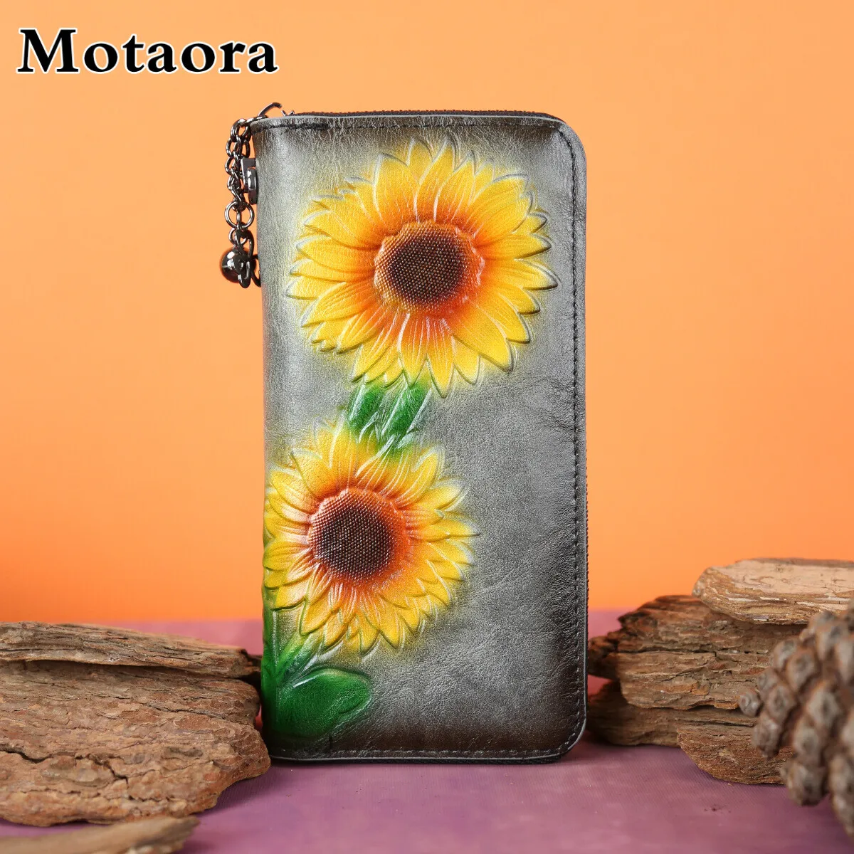 MOTAORA 2025 NEW Women's 3D Embossed Retro Wallet Long Zipper Leather Purse Sunflower Handmade Clutch Phone Bag Fashion Gift
MOTAORA 2025 NEW Women's 3D Embossed Retro Wallet Long Zipper Leather Purse Sunflower Handmade Clutch Phone Bag Fashion Gift