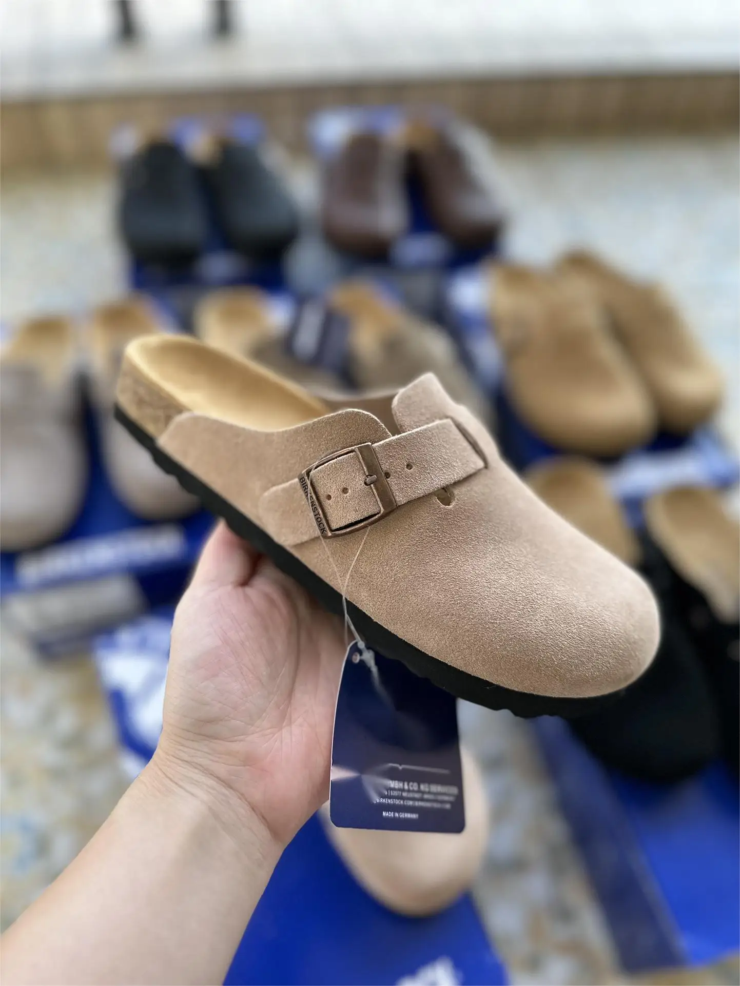 Men Or Women Slides Shoes Leather Sandals Genuine Leaather Slippers Women Summer Wear Fishing Half Slippers Size 43
Men Or Women Slides Shoes Leather Sandals Genuine Leaather Slippers Women Summer Wear Fishing Half Slippers Size 43