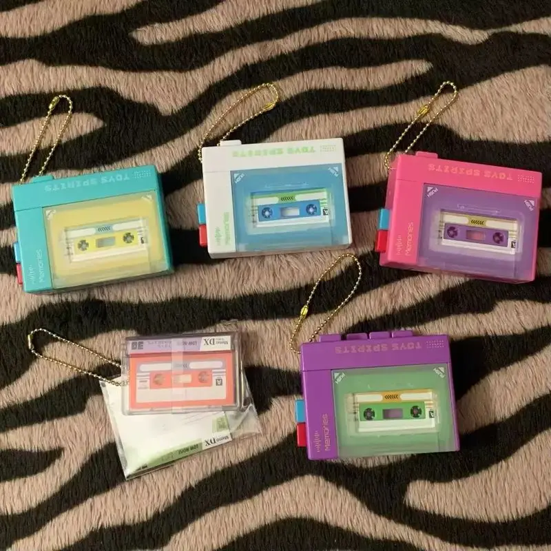 Toys Spirits Retro Portable Cassette Recorder Vintage Mini Cassette Tape Keychain Pendant Decorative Ornament
Toys Spirits Retro Portable Cassette Recorder Vintage Mini Cassette Tape Keychain Pendant Decorative Ornament