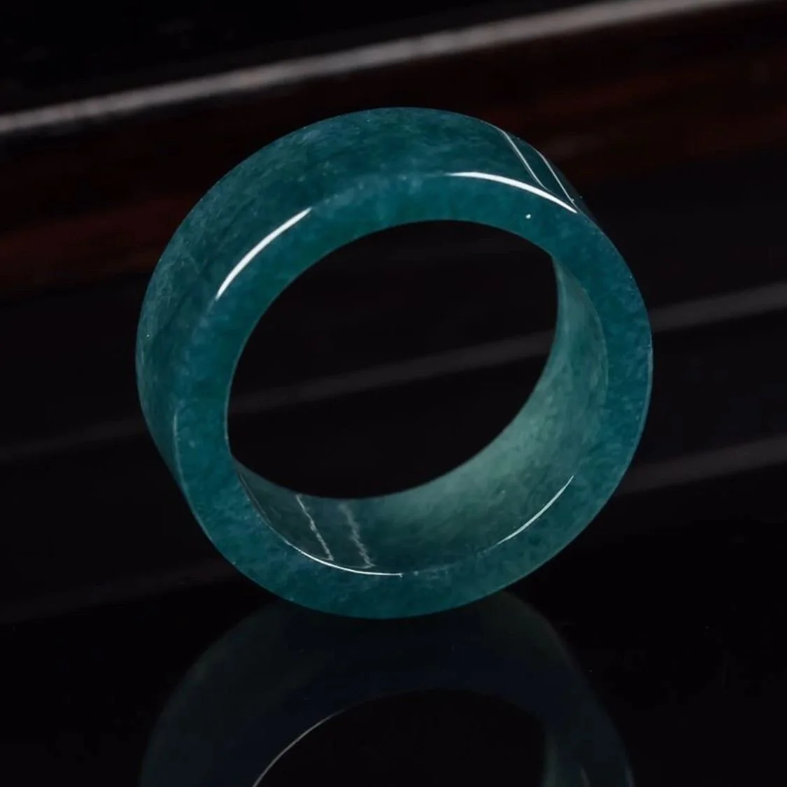 Natural Jade Ice Green Big Ring Couple Ring Light Luxury Jade Ring Jade Jewelry Gift
Natural Jade Ice Green Big Ring Couple Ring Light Luxury Jade Ring Jade Jewelry Gift