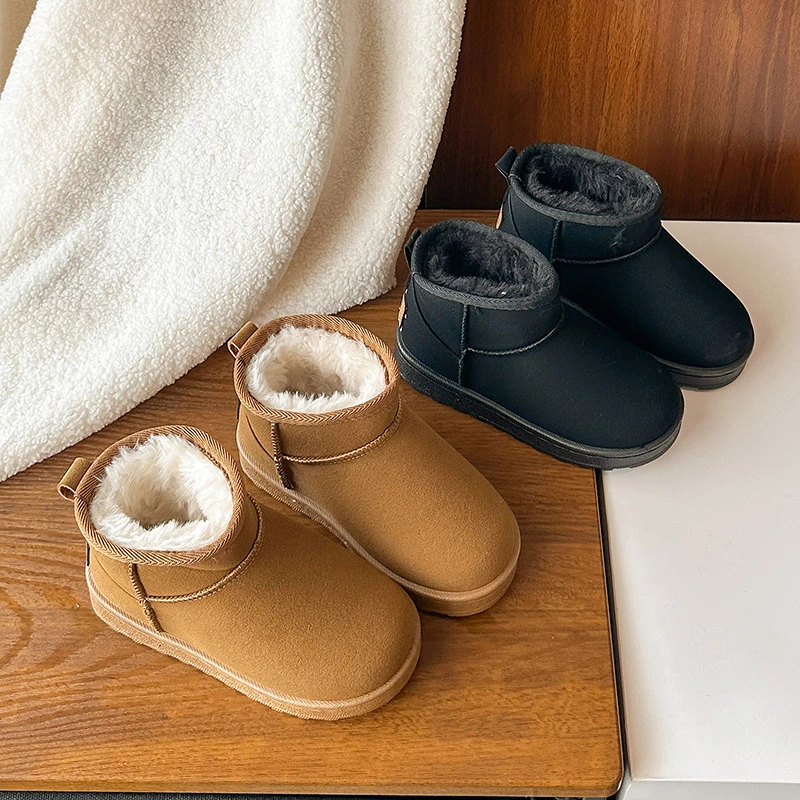Boys Girls Snow Boots Fashion Versatile Kids Short Boots Round Toes Comfortable 2025 Winter New Children Snow Boots Soft Bottom
Boys Girls Snow Boots Fashion Versatile Kids Short Boots Round Toes Comfortable 2025 Winter New Children Snow Boots Soft Bottom