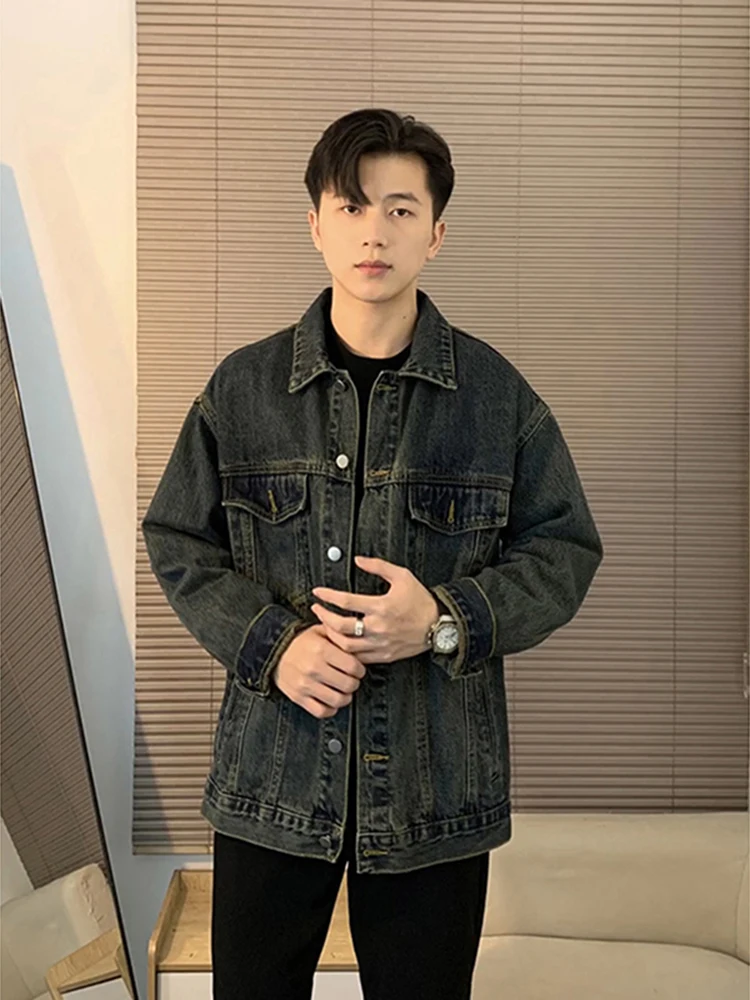 Мужская джинсовая куртка в американском ретро-стиле, винтажная рабочая одежда, модная повседневная верхняя одежда из полиэстера для весны и осени
Мужская джинсовая куртка в американском ретро-стиле, винтажная рабочая одежда, модная повседневная верхняя одежда из полиэстера для весны и осени