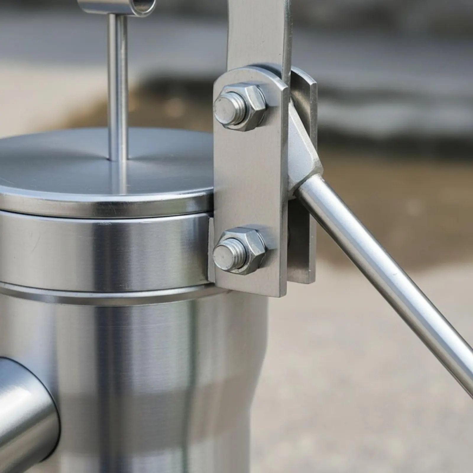 Stainless Steel Hand Pump Leak-Resistant Hand Press Water Pump Pumping Equipment Robust Duty Easy to Use for Garden, Yard
Stainless Steel Hand Pump Leak-Resistant Hand Press Water Pump Pumping Equipment Robust Duty Easy to Use for Garden, Yard