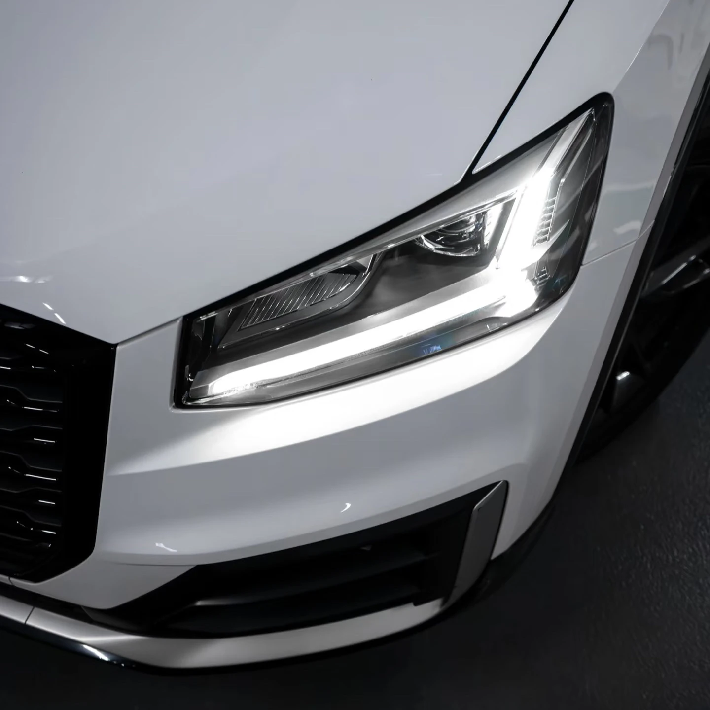 NEW OEM 81A998473 81A998474 For Audi Q2 Car Accessories Full LED Headlight Turn Signal DRL Daytime Running Light Module
NEW OEM 81A998473 81A998474 For Audi Q2 Car Accessories Full LED Headlight Turn Signal DRL Daytime Running Light Module