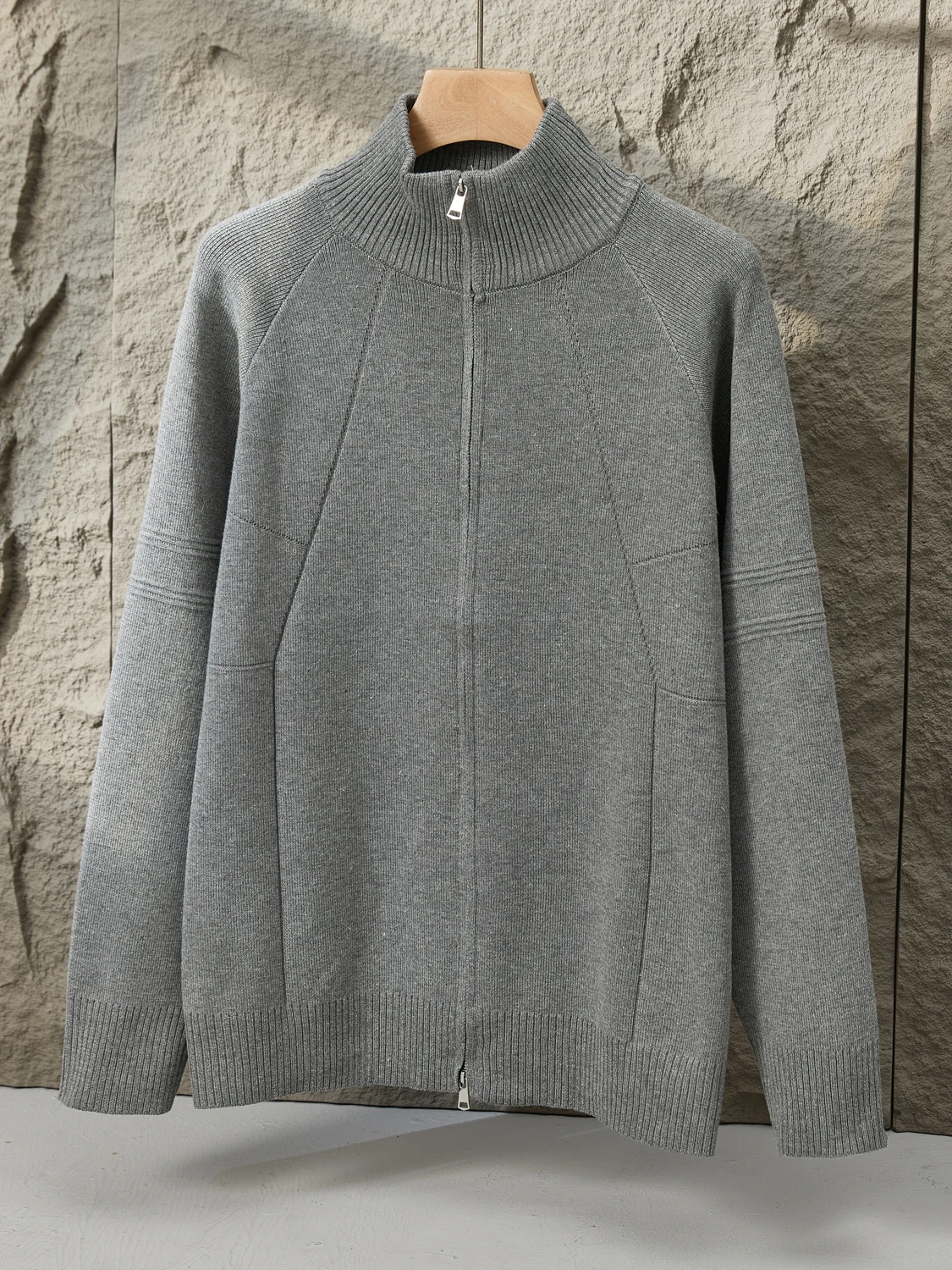 Мужской повседневный кардиган-свитер на осень-зиму, модный, с двойной молнией, воротником-стойкой, вязаный, в американском ретро-стиле, для отдыха
Мужской повседневный кардиган-свитер на осень-зиму, модный, с двойной молнией, воротником-стойкой, вязаный, в американском ретро-стиле, для отдыха