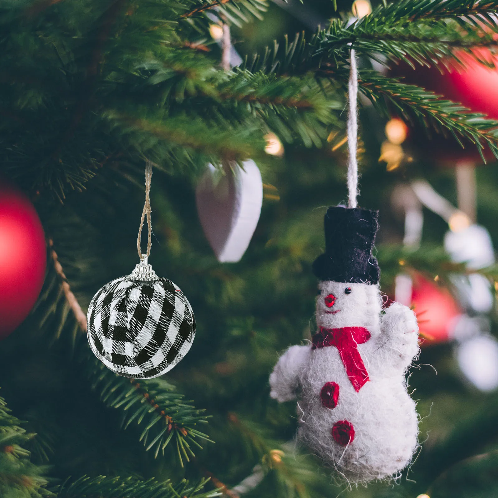 6 Pcs Christmas Decoration Cloth Ball Plaid Balls Pendants Tree Party Decorations Embellishment for Hanging Ornaments Supplies
6 Pcs Christmas Decoration Cloth Ball Plaid Balls Pendants Tree Party Decorations Embellishment for Hanging Ornaments Supplies