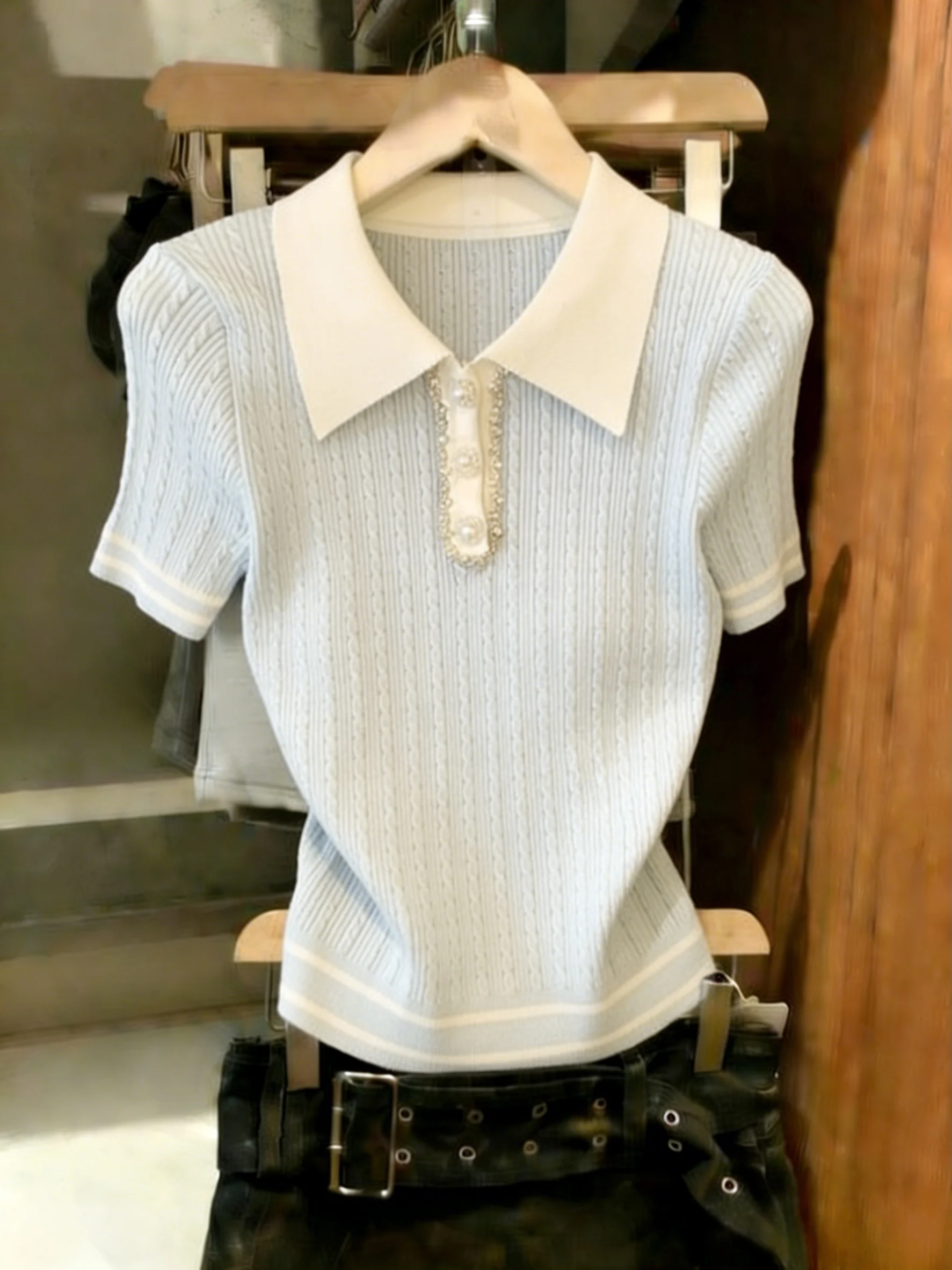Korean Style Heavy Work Diamond Embedded Short Sleeve Knitted Shirt Women's Slim Fit Summer New Arrival Fashion Top
Korean Style Heavy Work Diamond Embedded Short Sleeve Knitted Shirt Women's Slim Fit Summer New Arrival Fashion Top