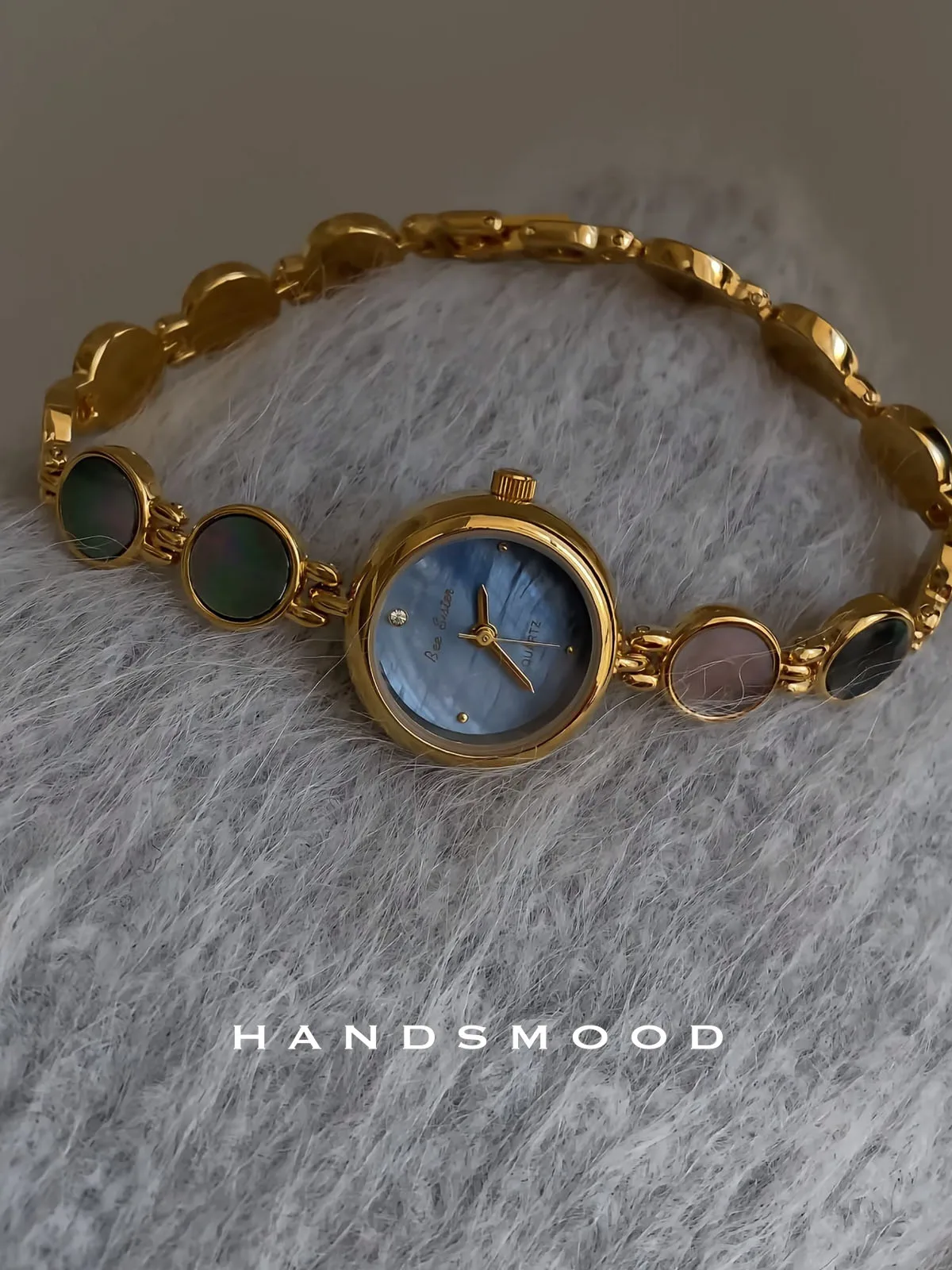 Elegant Women'S Watch, Round Bracelet Design, Exquisite And Luxurious Fashion, A Perfect Gift For Women, A Timepiece Accessory.
Elegant Women'S Watch, Round Bracelet Design, Exquisite And Luxurious Fashion, A Perfect Gift For Women, A Timepiece Accessory.