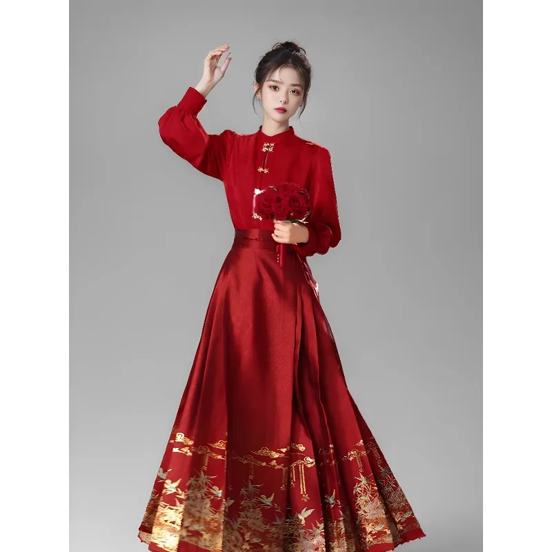 Red horse dress two-piece set, new Chinese-style improved Hanfu wedding set
Red horse dress two-piece set, new Chinese-style improved Hanfu wedding set