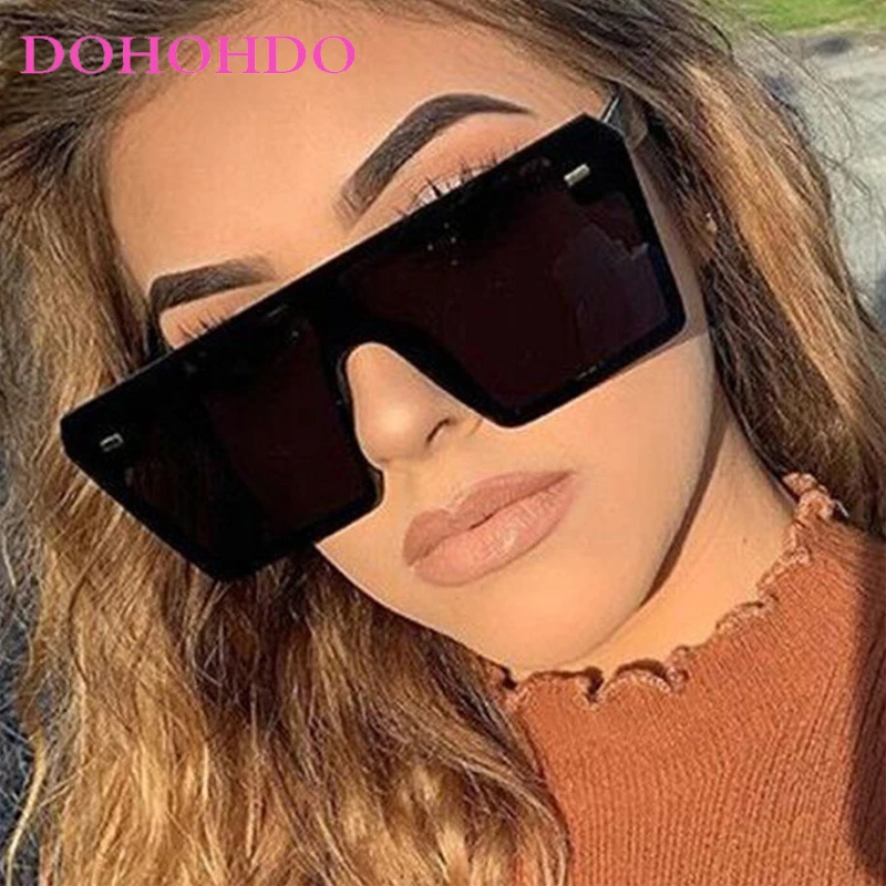 Fashion Big Frame One Piece Square Rivets Decoration Sunglasses For Men Women Trendy Luxury Brand Travel Driving Glasses UV400
Fashion Big Frame One Piece Square Rivets Decoration Sunglasses For Men Women Trendy Luxury Brand Travel Driving Glasses UV400