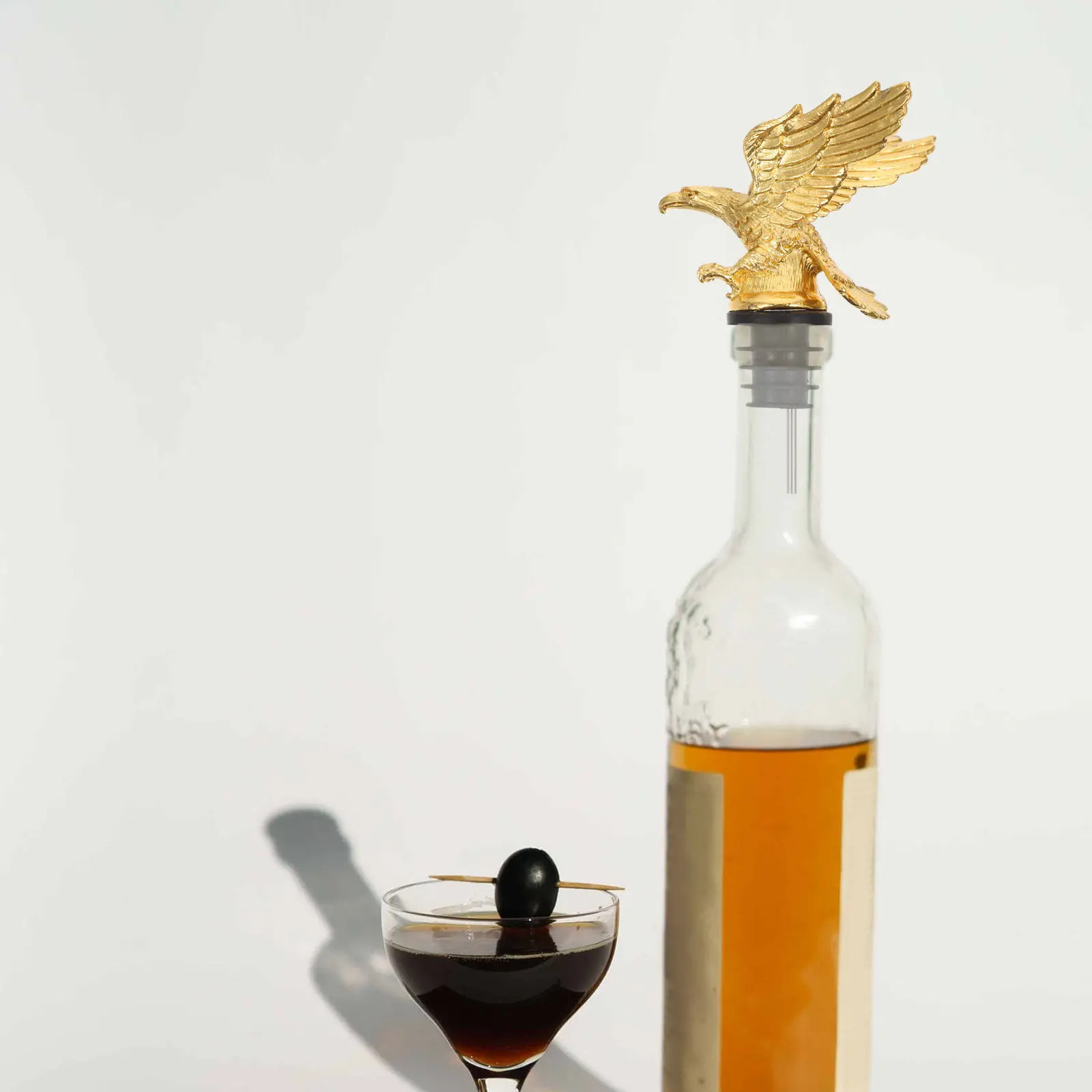 1 шт. Креативный дозатор для вина в форме орлиной головы, золотистая пробка из цинкового сплава для бутылок, аксессуар для бара и кухни, пробка для бутылок
1 шт. Креативный дозатор для вина в форме орлиной головы, золотистая пробка из цинкового сплава для бутылок, аксессуар для бара и кухни, пробка для бутылок