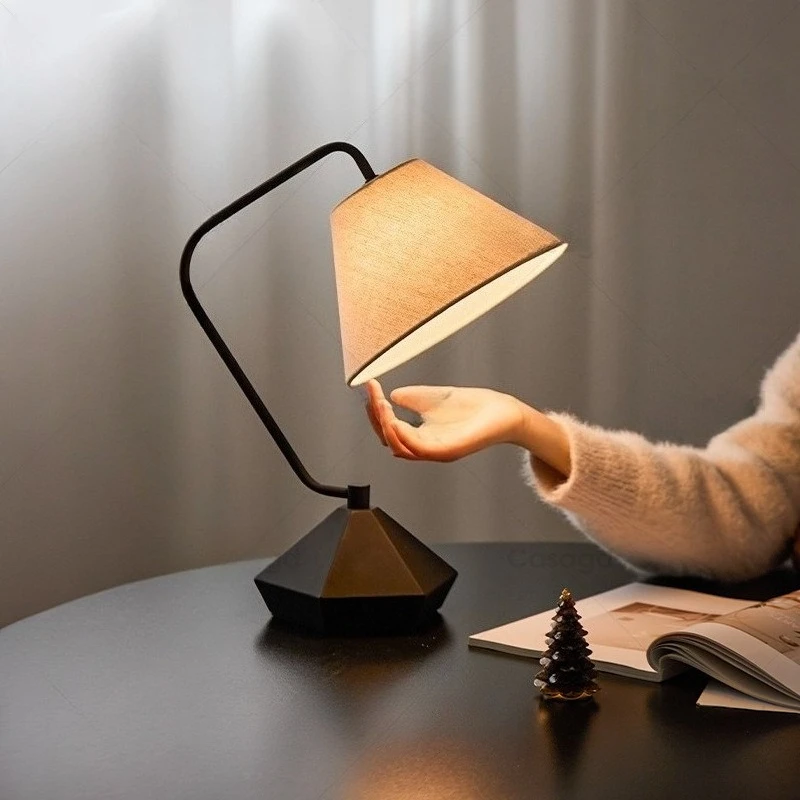 French Black/red Taper Wrought Iron LED Table Lamps Fabric Lampshade Living Room Bedroom Restaurant Office Reading Desk Lights
French Black/red Taper Wrought Iron LED Table Lamps Fabric Lampshade Living Room Bedroom Restaurant Office Reading Desk Lights